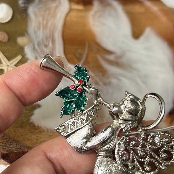 🖤JJ Vtg Angel brooch - Picture 8 of 13